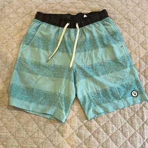 Vuori- Mens Medium Yoga Shorts